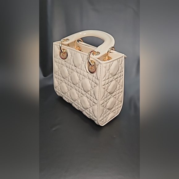 Diamond Cut Jelly  Crossover Handbag - Picture 2 of 4